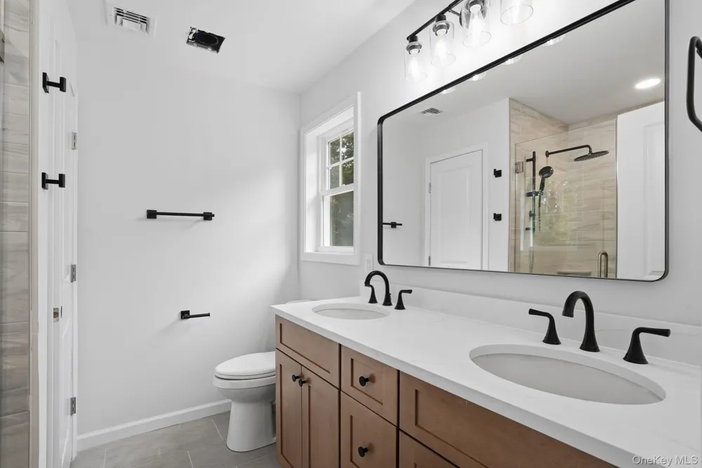 155 S Quaker Lane Hyde Park, NY 12538