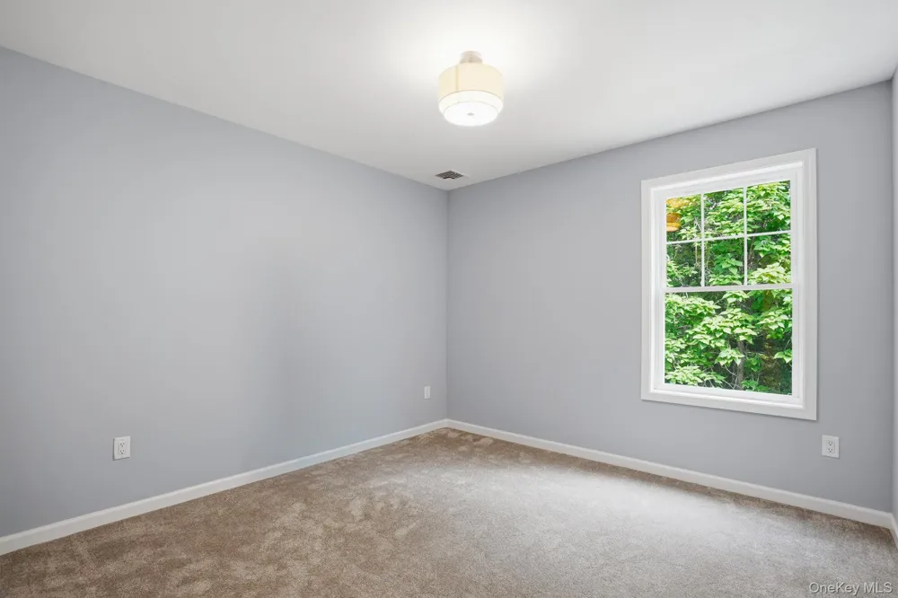 155 S Quaker Lane Hyde Park, NY 12538