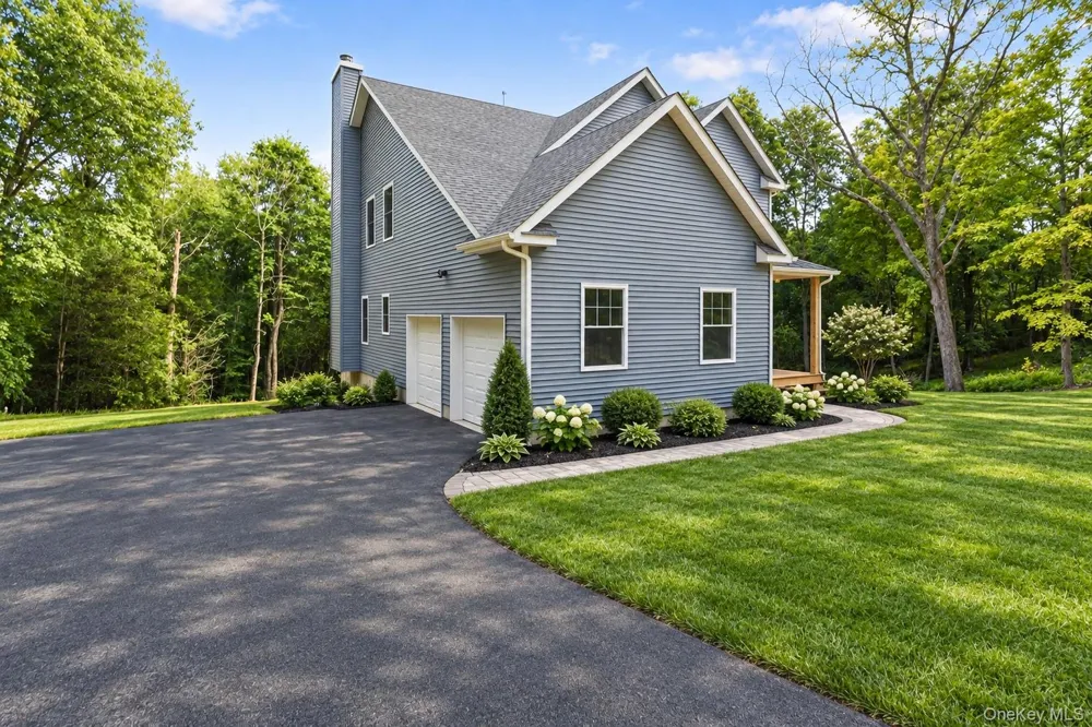 155 S Quaker Lane Hyde Park, NY 12538