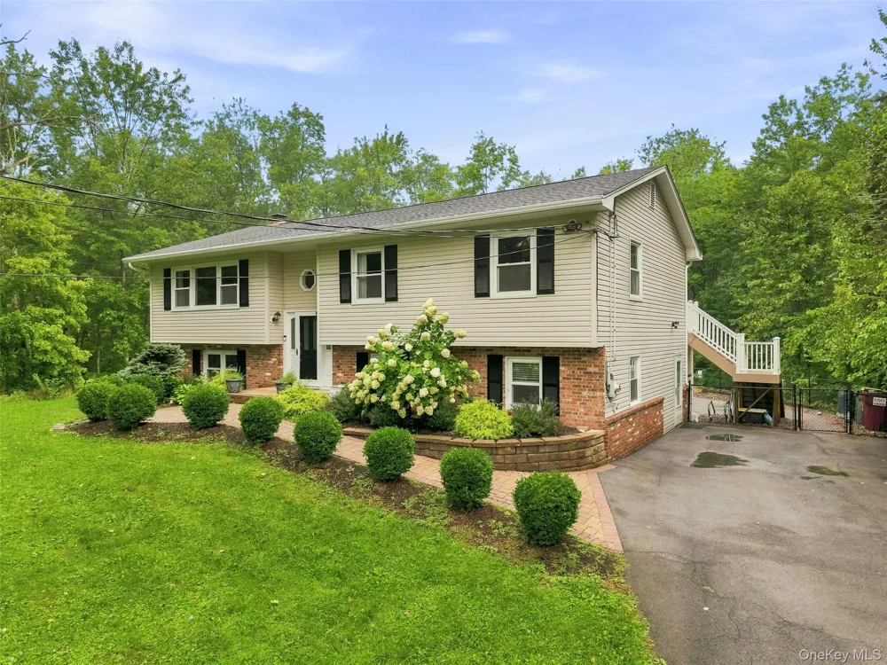 193 Old Dutch Hollow Road Monroe, NY 10950