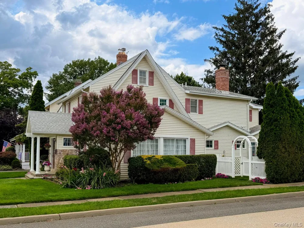39 Princeton Street Rockville Centre, NY 11570