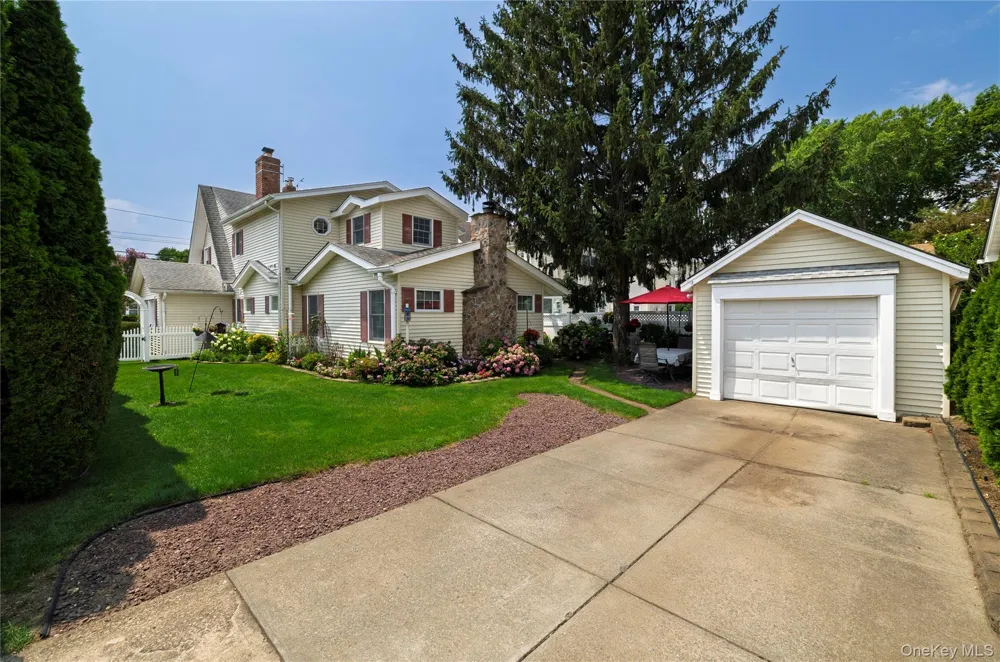 39 Princeton Street Rockville Centre, NY 11570