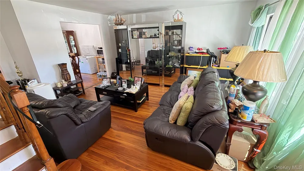 3207 Pearsall Avenue Bronx, NY 10469