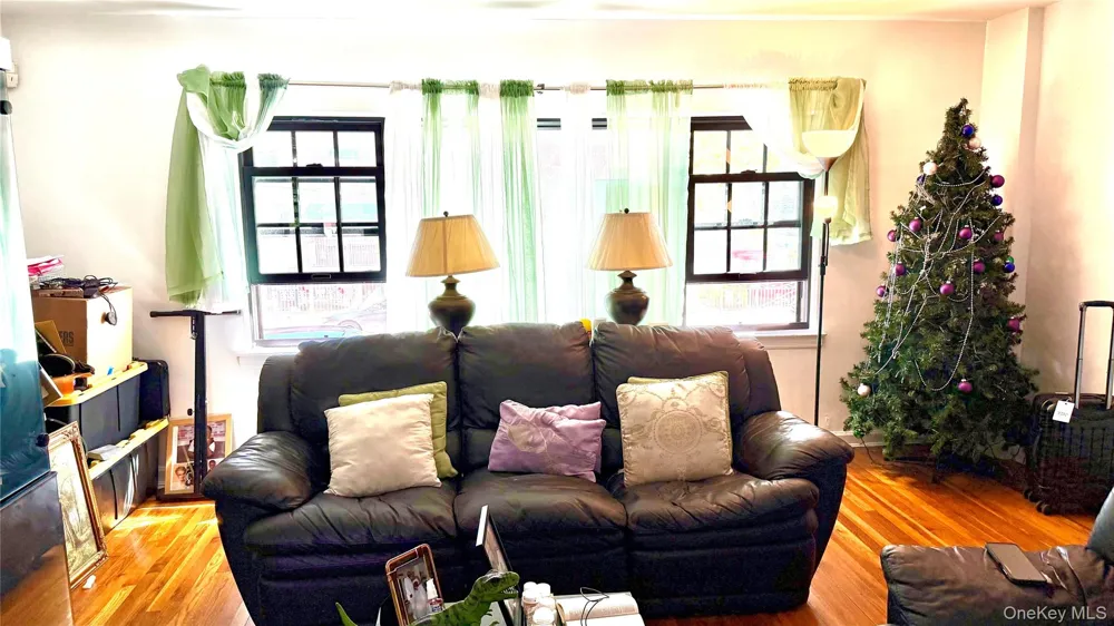 3207 Pearsall Avenue Bronx, NY 10469