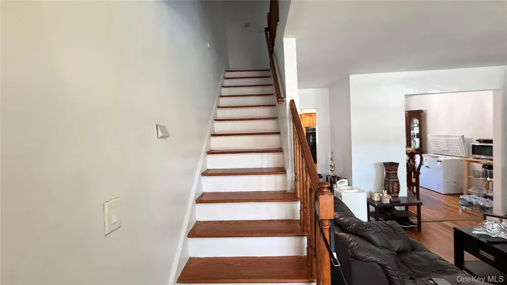 3207 Pearsall Avenue Bronx, NY 10469