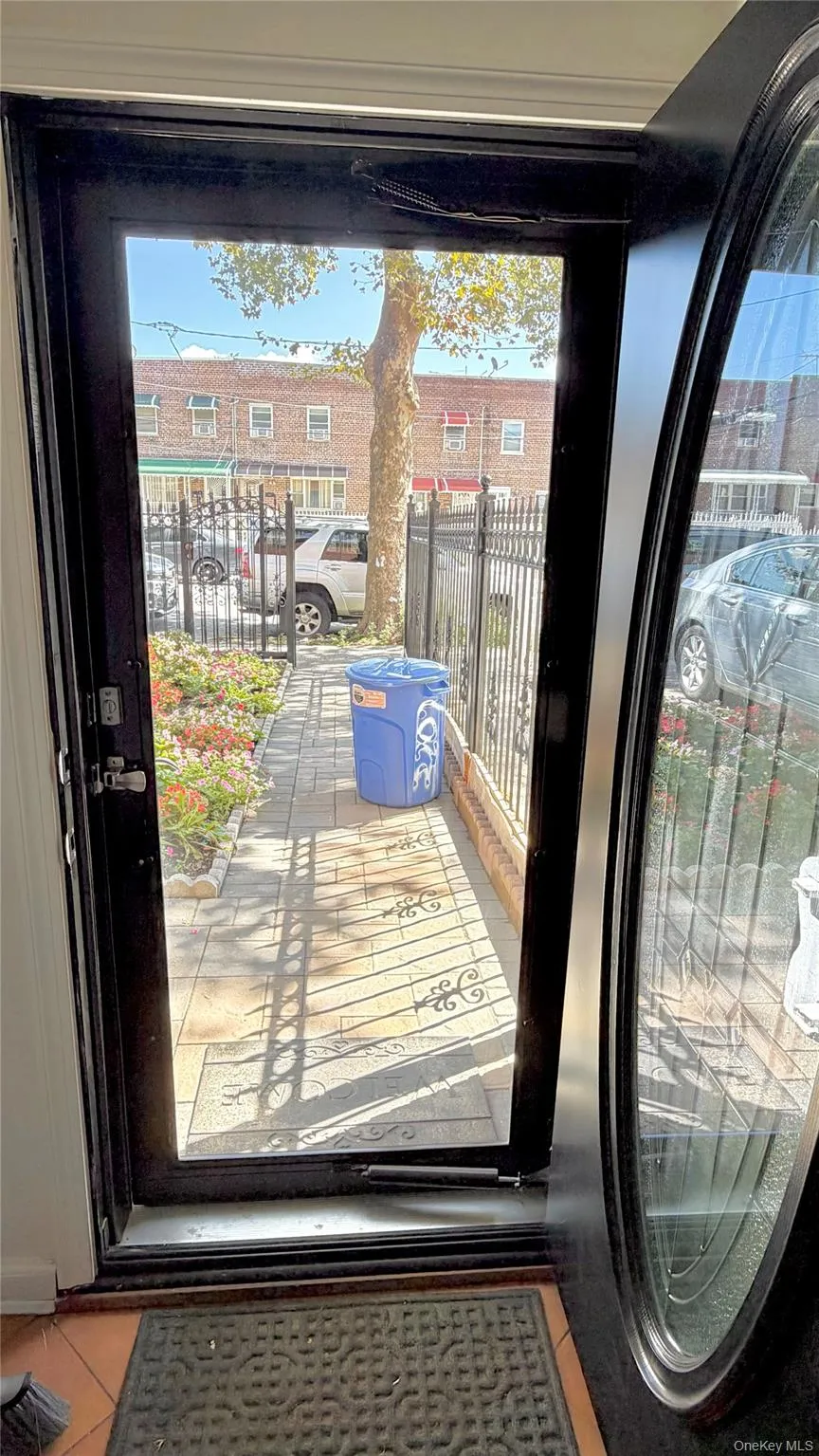 3207 Pearsall Avenue Bronx, NY 10469