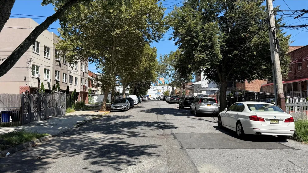 3207 Pearsall Avenue Bronx, NY 10469