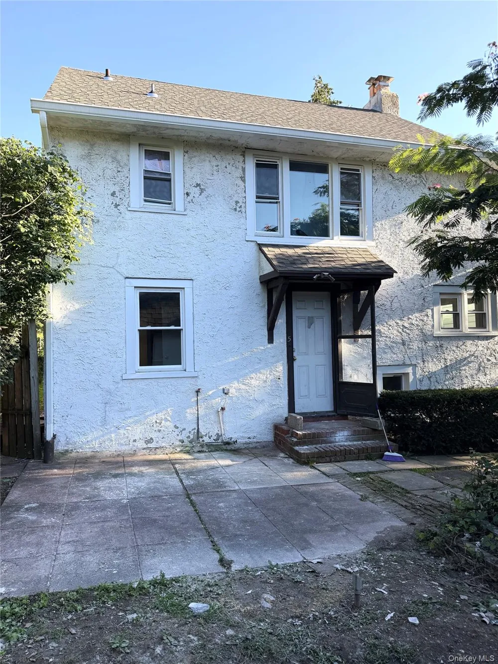 5 Crest Place Elmsford, NY 10523