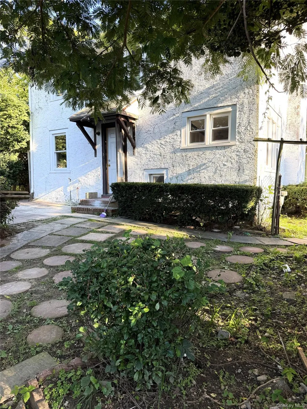 5 Crest Place Elmsford, NY 10523