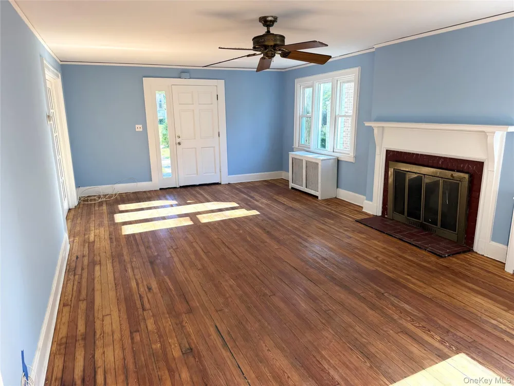 5 Crest Place Elmsford, NY 10523