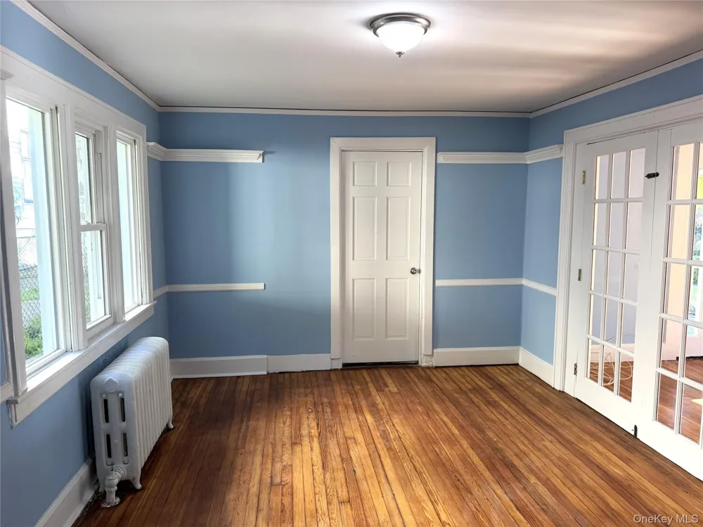 5 Crest Place Elmsford, NY 10523