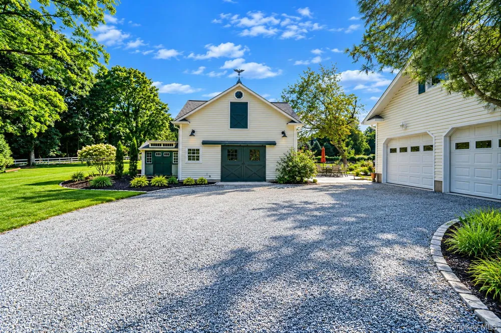 4 Holly Lane Nissequogue, NY 11780