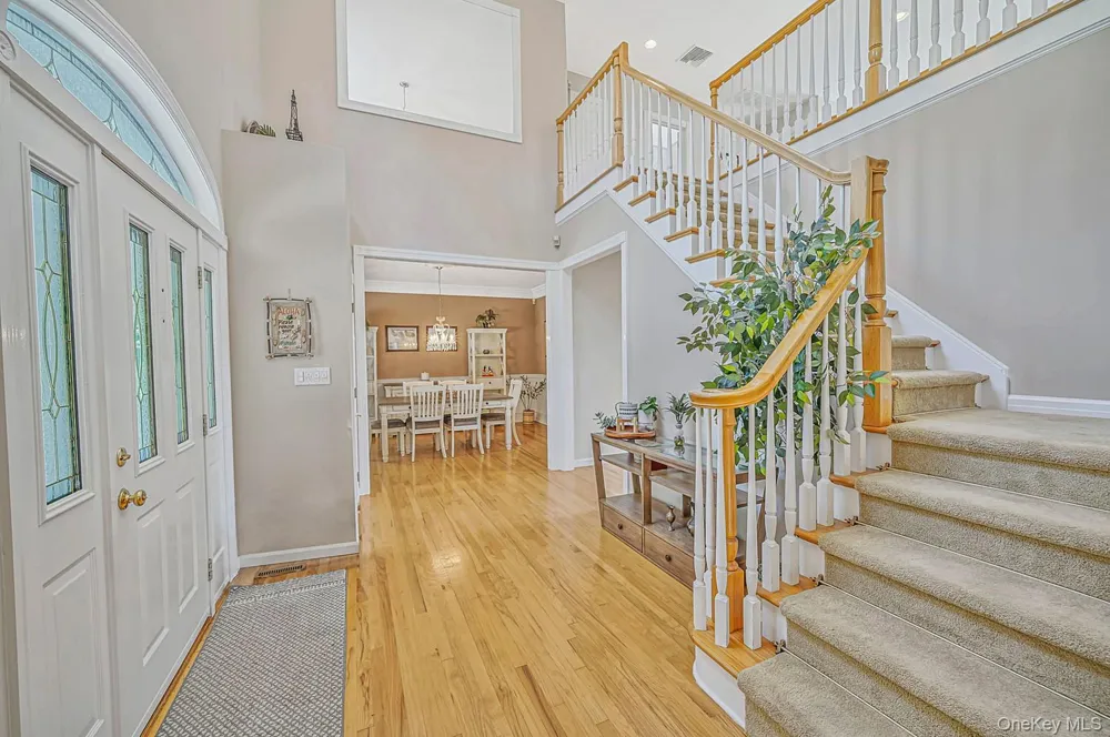 4 Holly Lane Nissequogue, NY 11780