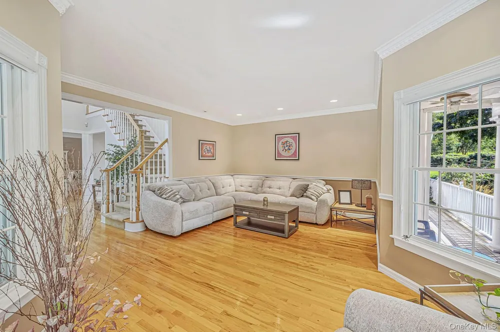 4 Holly Lane Nissequogue, NY 11780