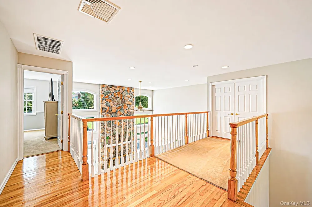 4 Holly Lane Nissequogue, NY 11780