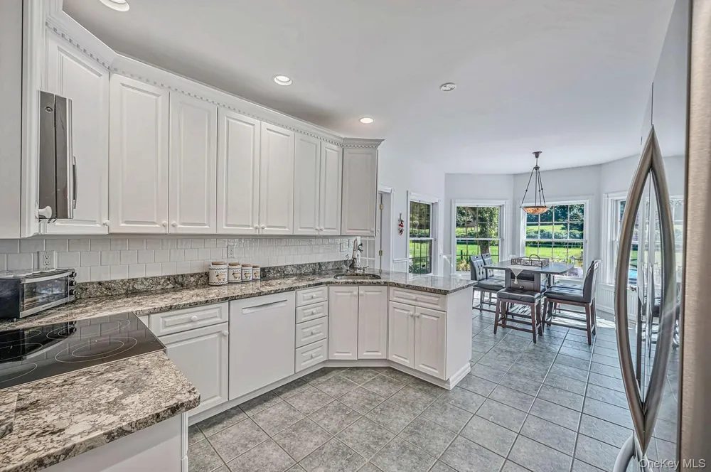 4 Holly Lane Nissequogue, NY 11780
