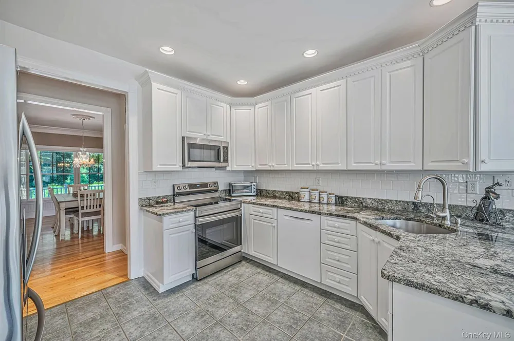 4 Holly Lane Nissequogue, NY 11780