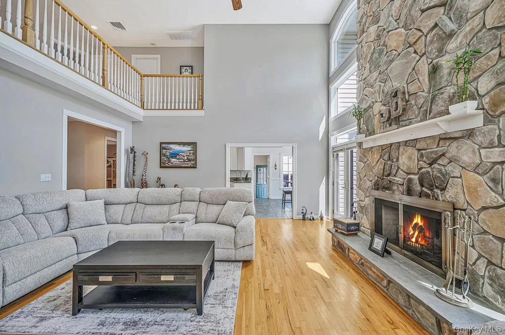 4 Holly Lane Nissequogue, NY 11780