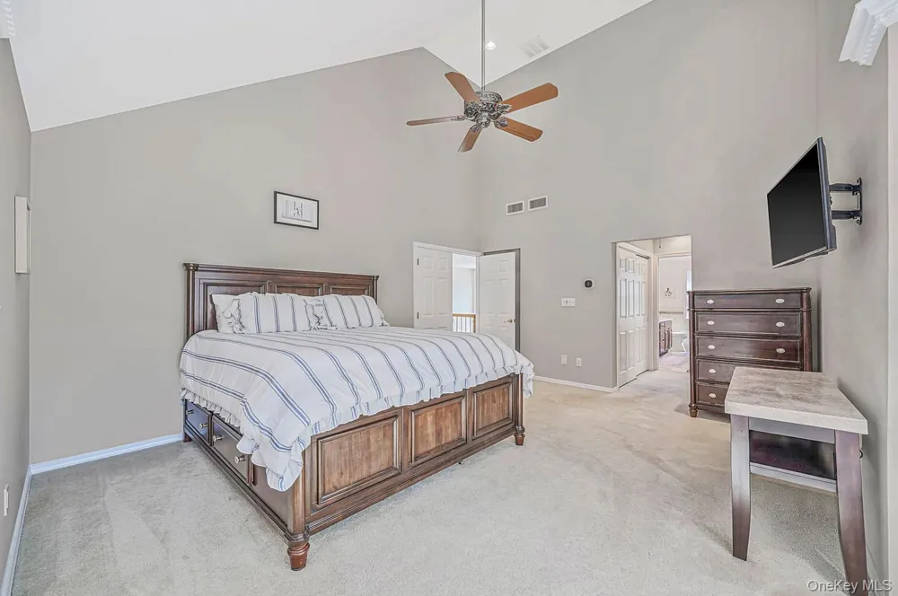 4 Holly Lane Nissequogue, NY 11780