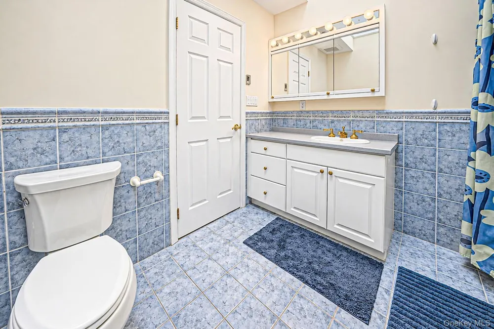 4 Holly Lane Nissequogue, NY 11780