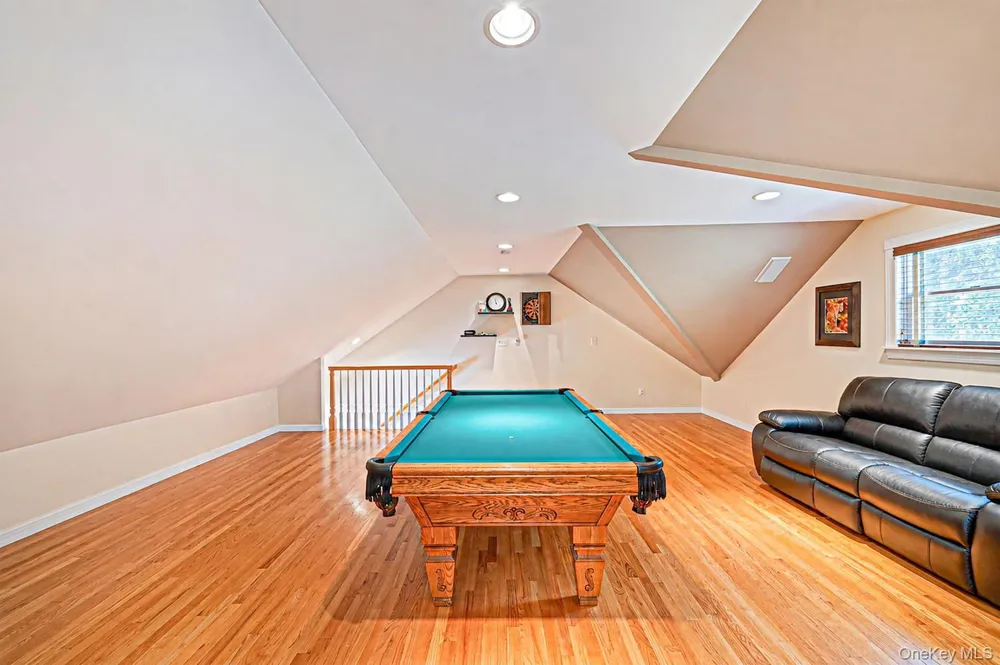 4 Holly Lane Nissequogue, NY 11780