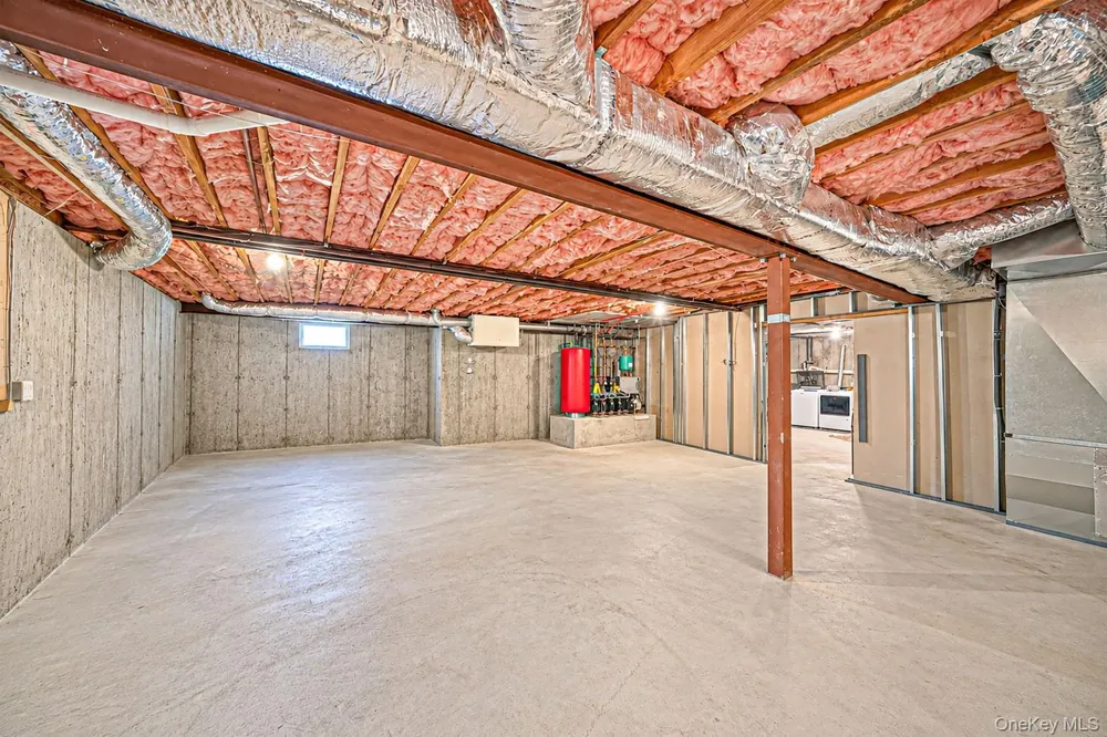 4 Holly Lane Nissequogue, NY 11780