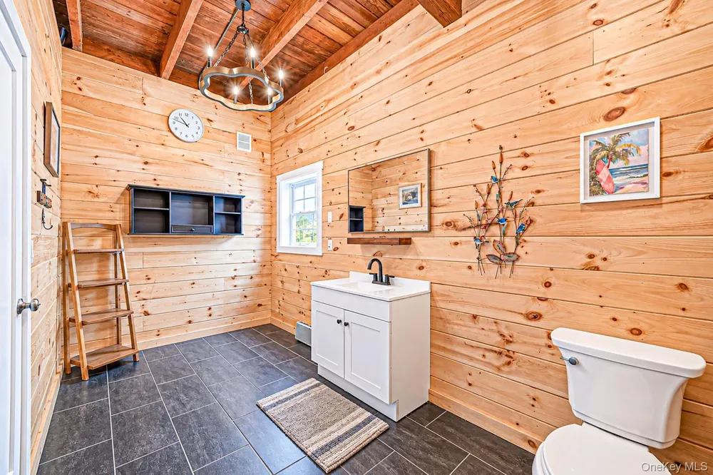 4 Holly Lane Nissequogue, NY 11780