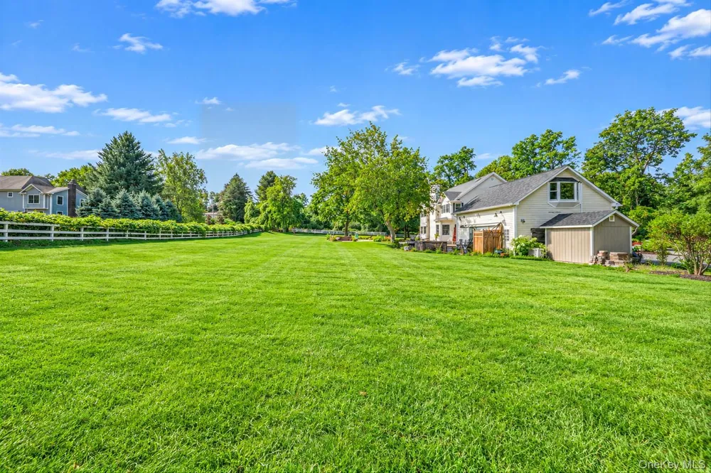 4 Holly Lane Nissequogue, NY 11780