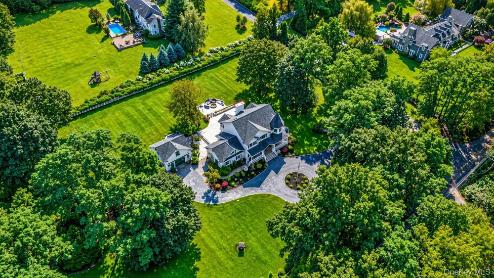 4 Holly Lane Nissequogue, NY 11780