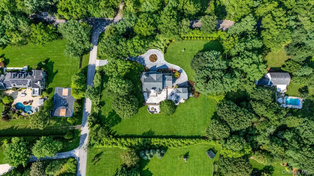 4 Holly Lane Nissequogue, NY 11780