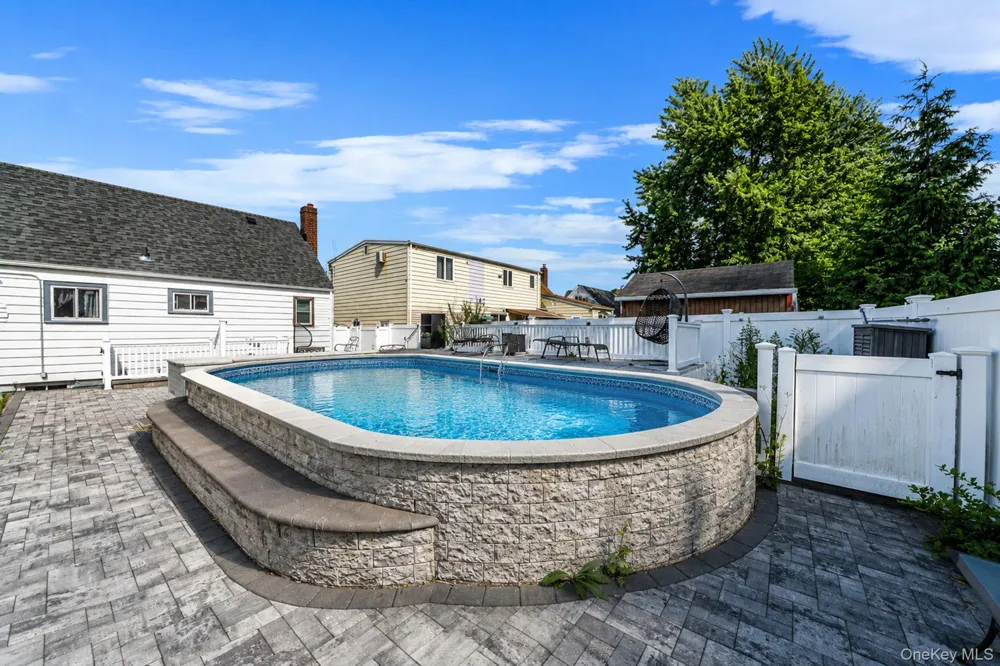 1030 Fulton Avenue Lindenhurst, NY 11757