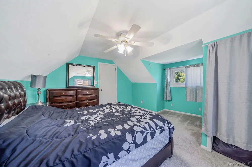 1030 Fulton Avenue Lindenhurst, NY 11757
