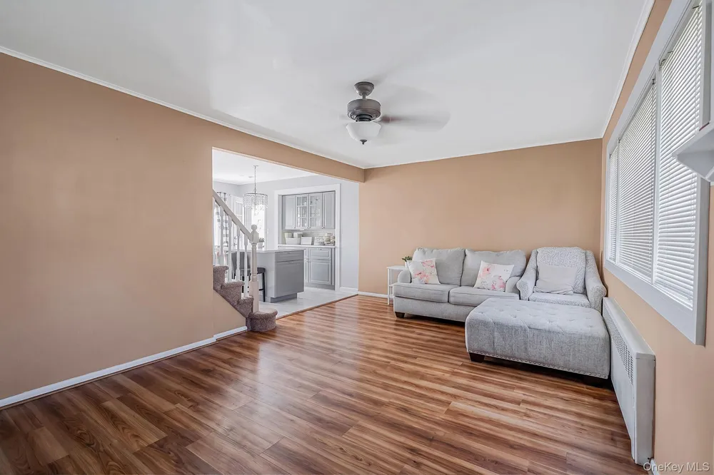 1030 Fulton Avenue Lindenhurst, NY 11757