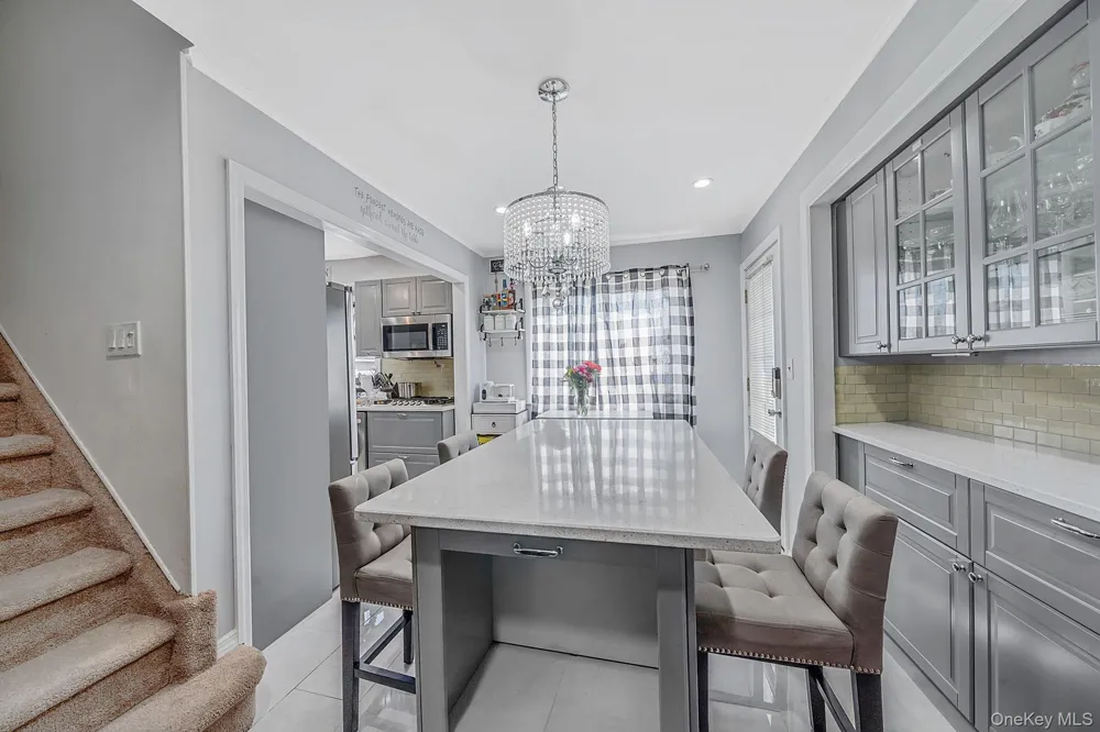 1030 Fulton Avenue Lindenhurst, NY 11757