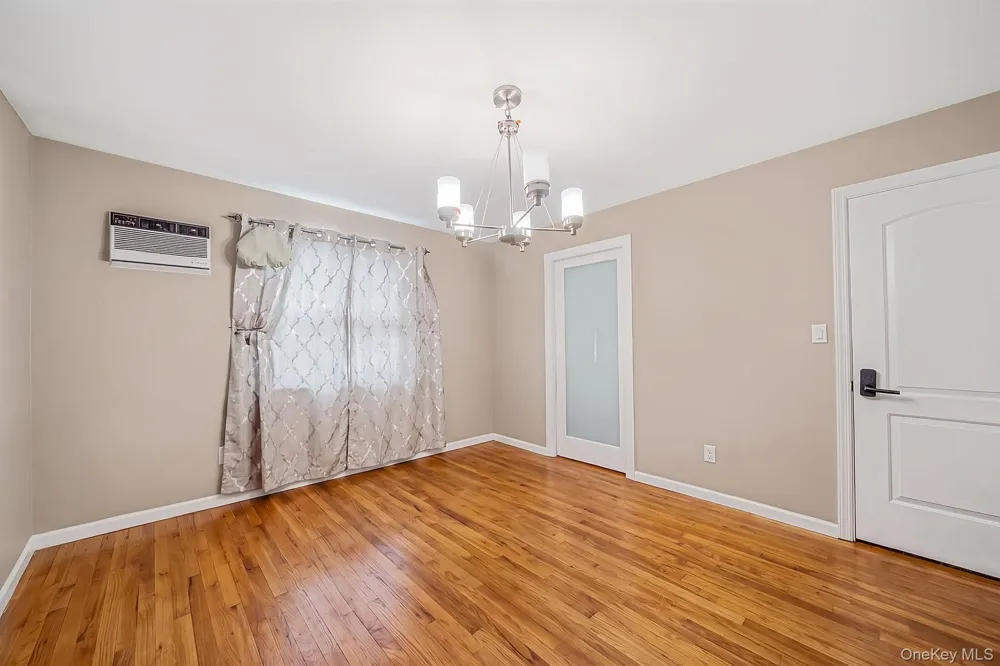1030 Fulton Avenue Lindenhurst, NY 11757