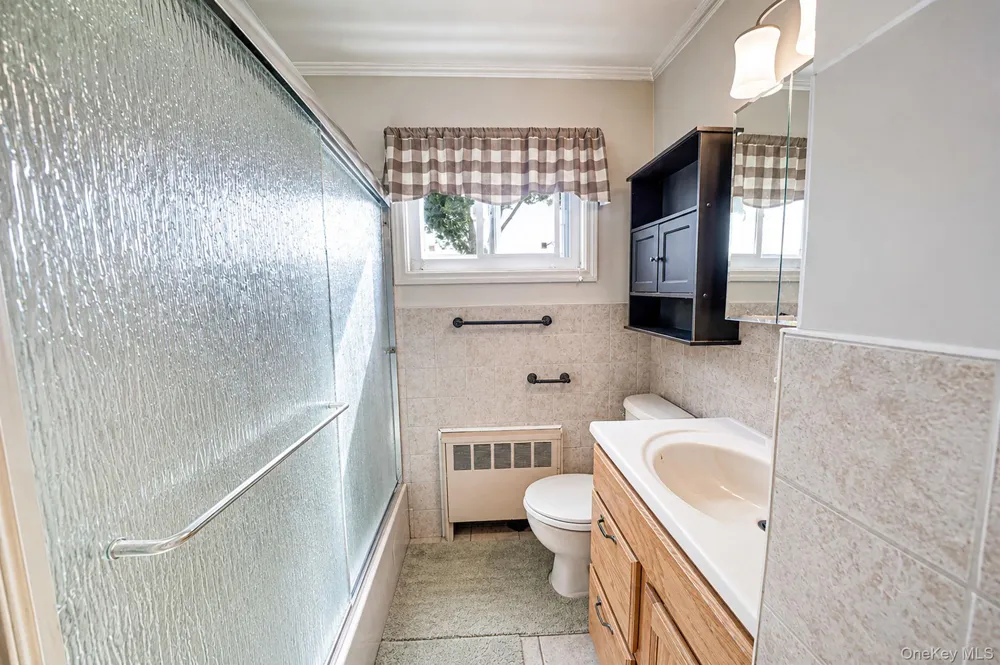 1030 Fulton Avenue Lindenhurst, NY 11757