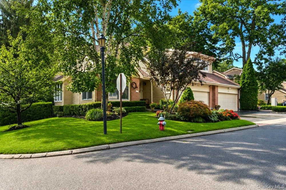 53 Willow Ridge Drive Smithtown, NY 11787