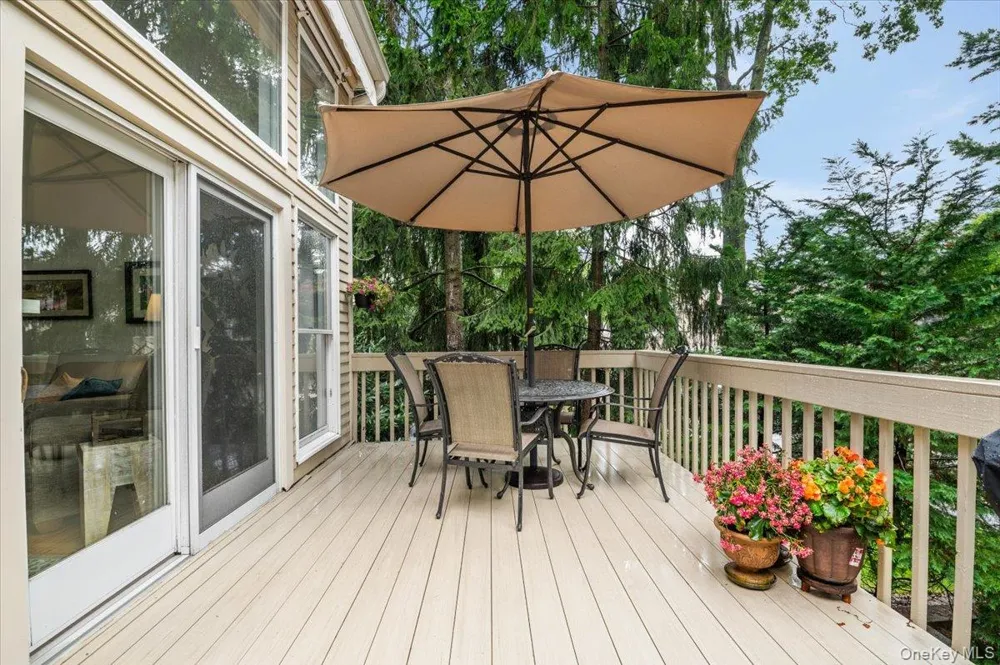 53 Willow Ridge Drive Smithtown, NY 11787