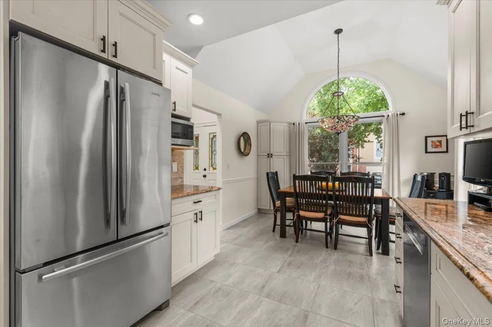 53 Willow Ridge Drive Smithtown, NY 11787
