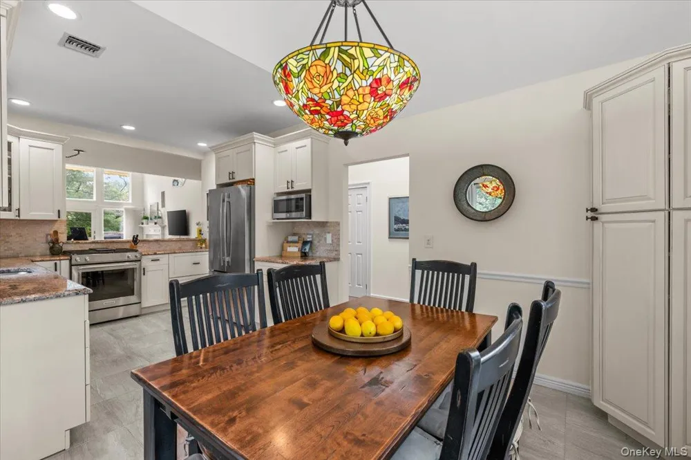 53 Willow Ridge Drive Smithtown, NY 11787