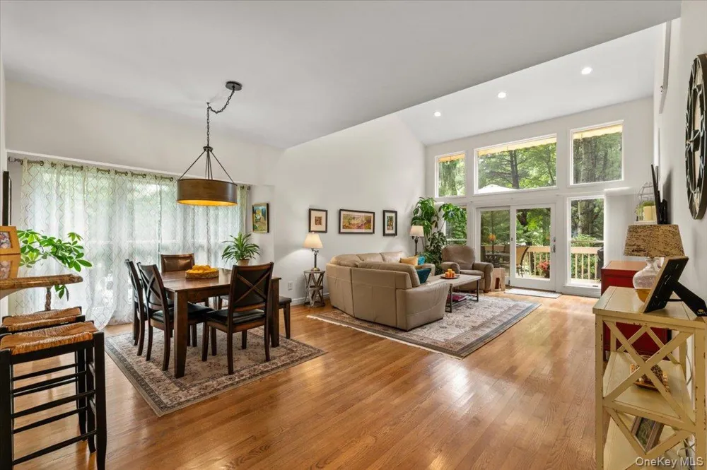 53 Willow Ridge Drive Smithtown, NY 11787