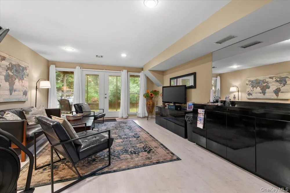 53 Willow Ridge Drive Smithtown, NY 11787