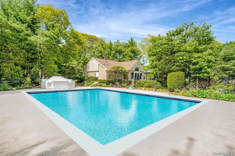 53 Willow Ridge Drive Smithtown, NY 11787
