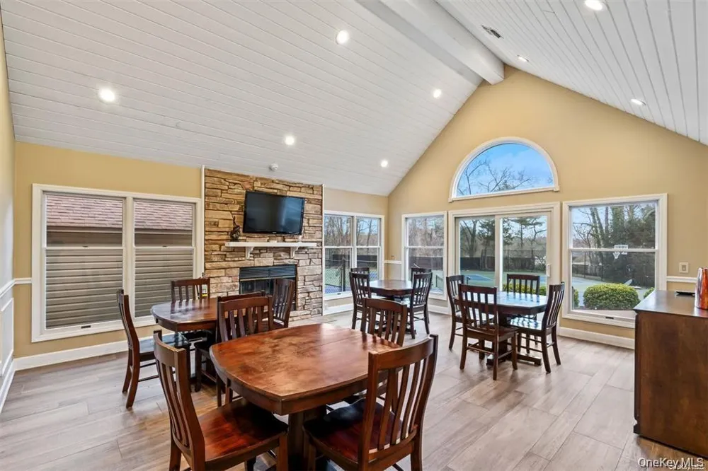 53 Willow Ridge Drive Smithtown, NY 11787