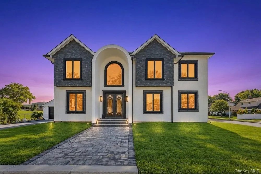 1 Straight Lane Levittown, NY 11756