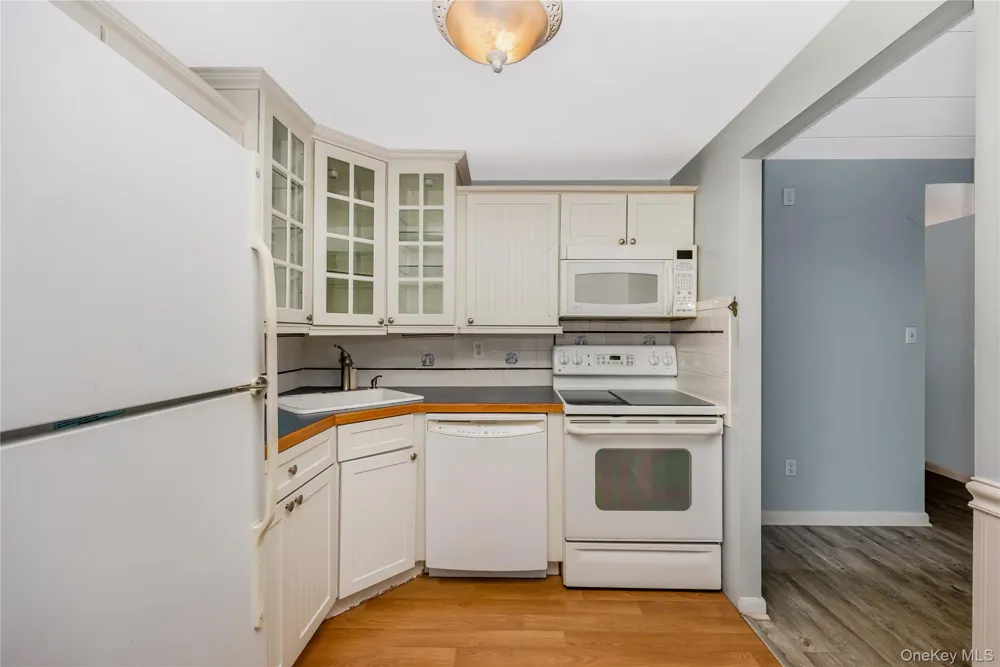 230 W Broadway #609 Long Beach, NY 11561