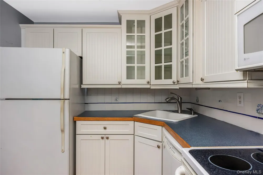 230 W Broadway #609 Long Beach, NY 11561