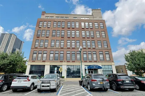 25 Leroy Place #PH1