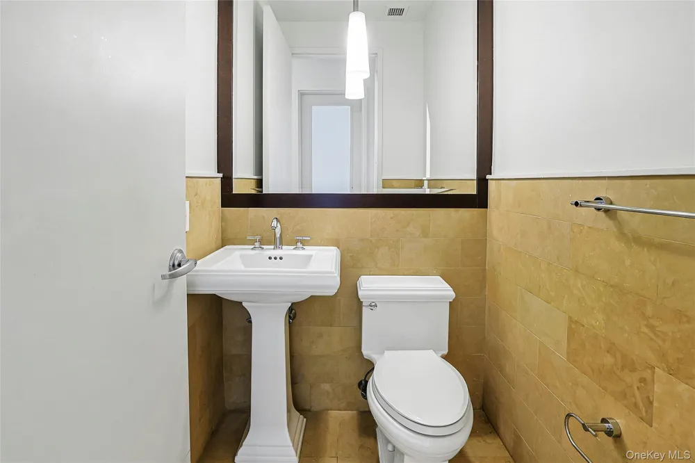 25 Leroy Place #PH1 New Rochelle, NY 10805