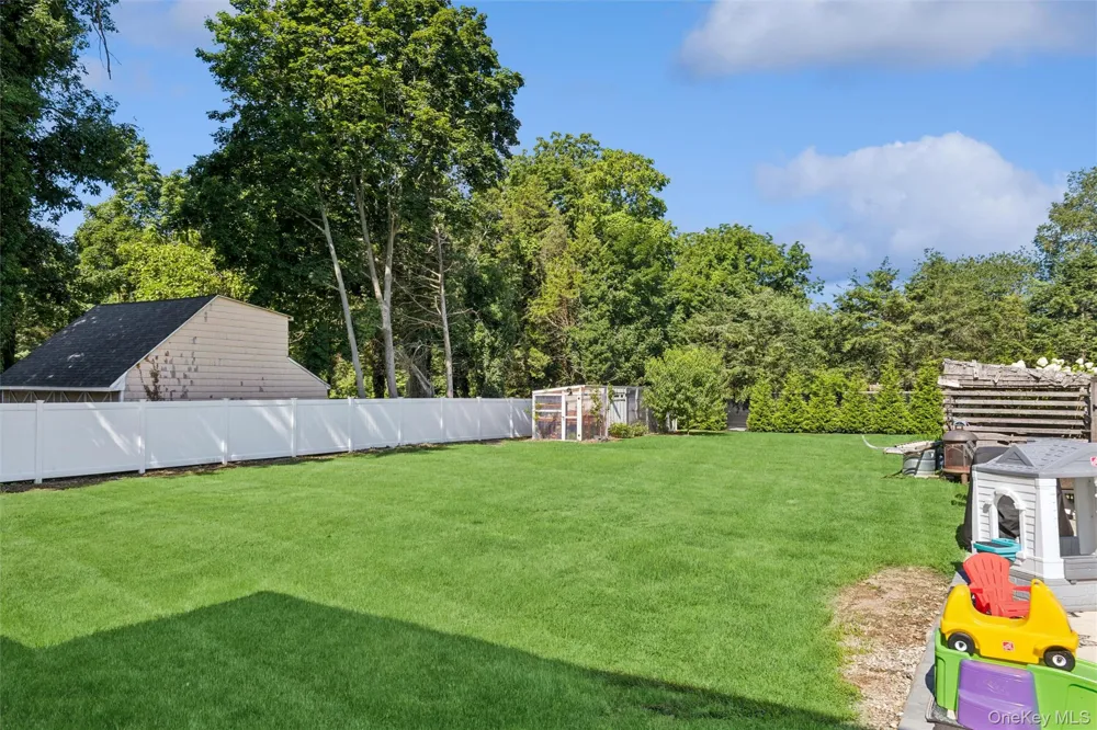 22 South Avenue Smithtown, NY 11787